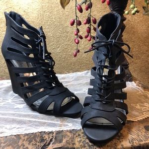 Dots SEXY AND EDGY Wedges Size 10 NWOT